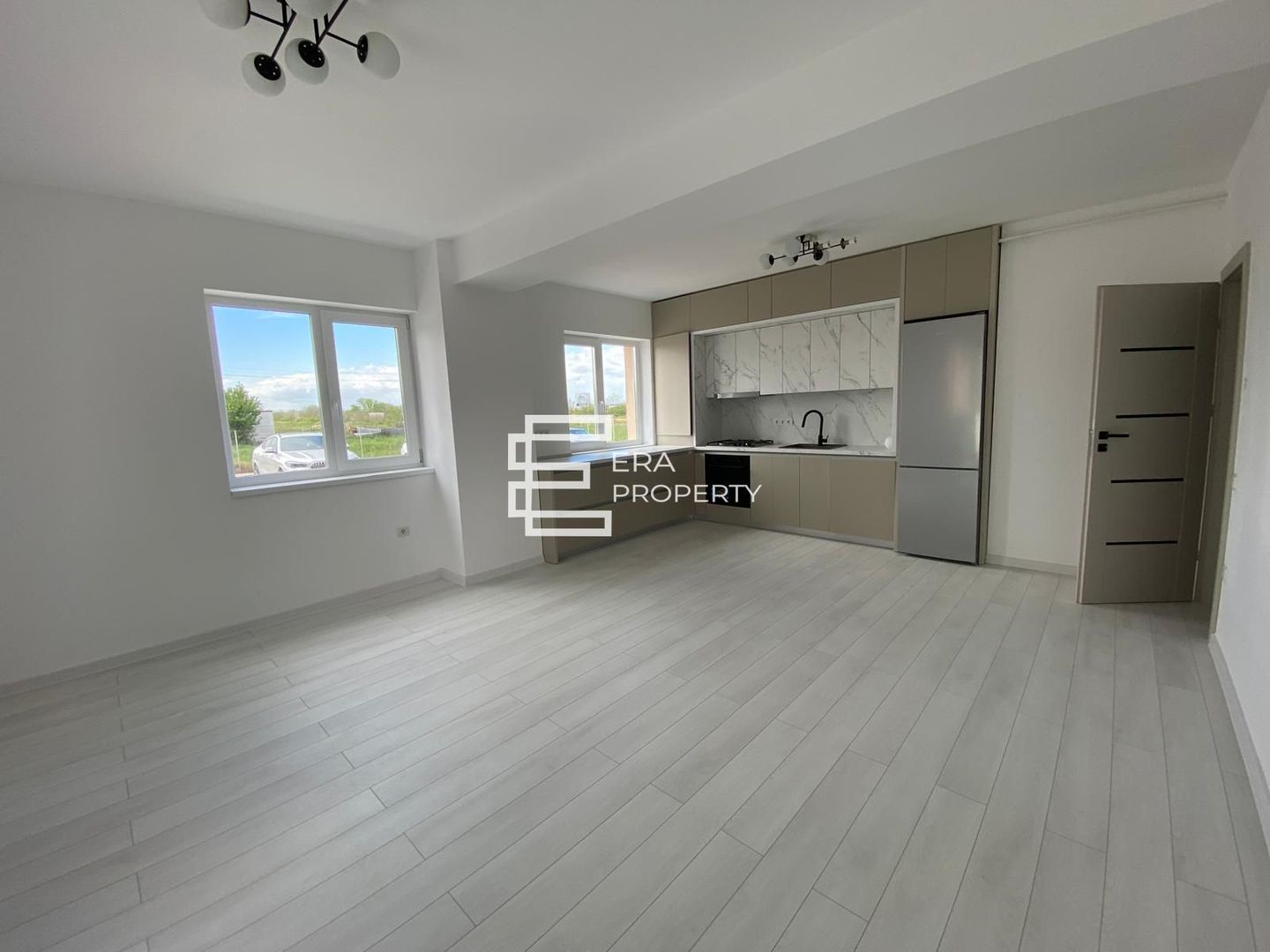 Apartament 3 camere, bloc nou, Calea Surii Mici-Zona de Vest - Poză 2