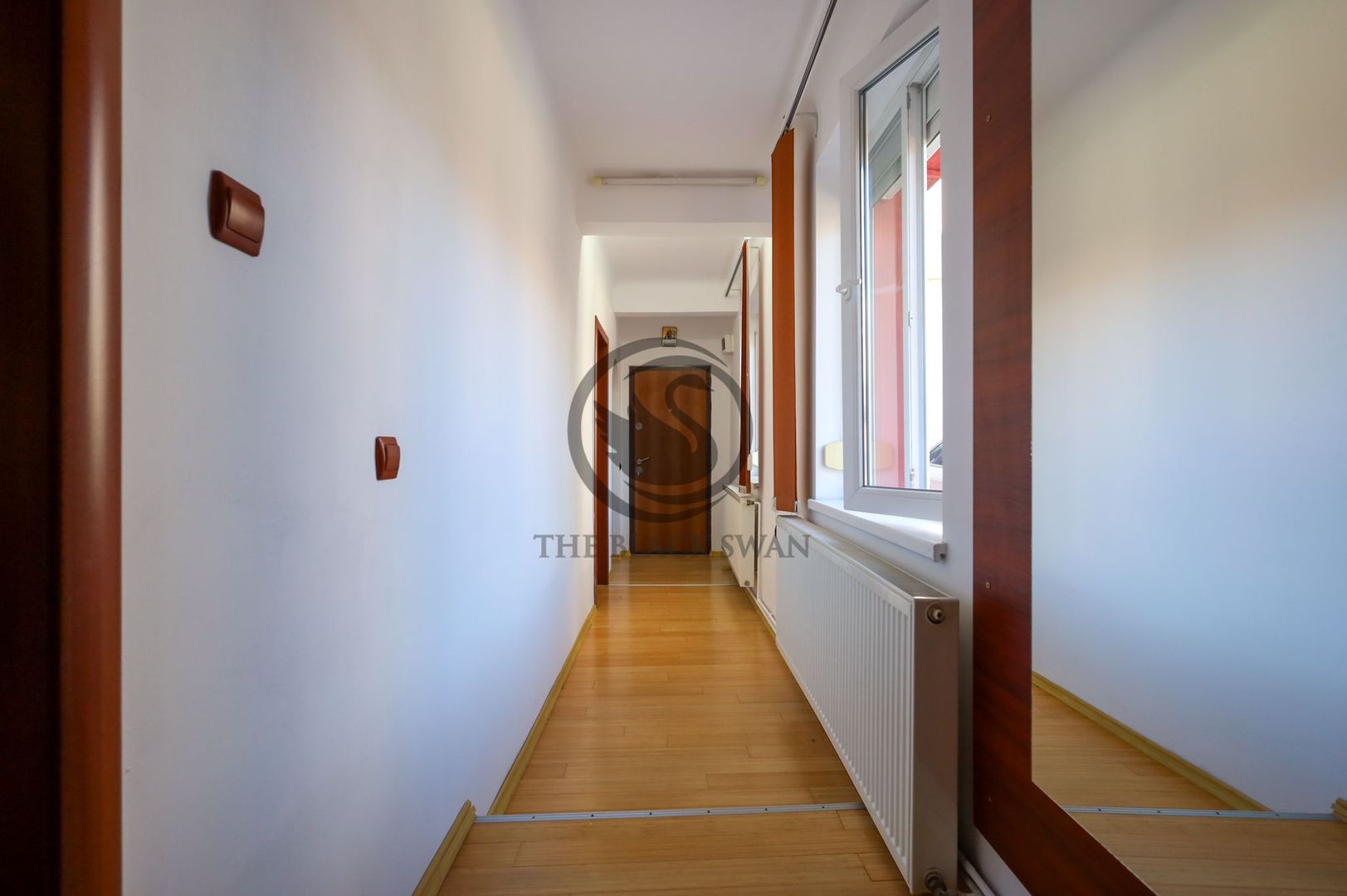 Apartament 2 Camere | Zona Centrală | Acces Privat și Parcare - Poză 6