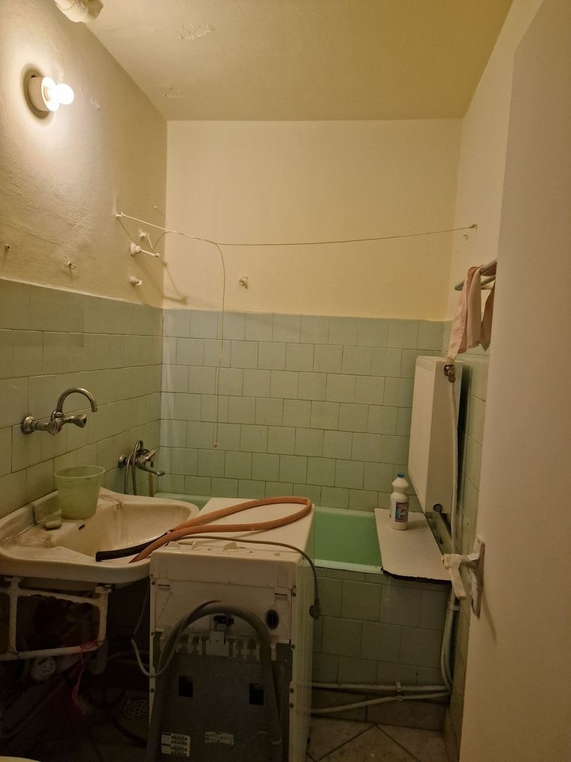 BRASADAS vinde ap 3 cam etaj 1/4 60mp in zona Ultracentrala. - Poză 6