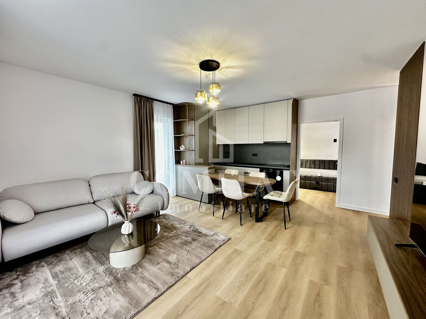 Prima închiriere! Apartament 3 camere | Parcare | Terasă | Eroilor - Poză 2