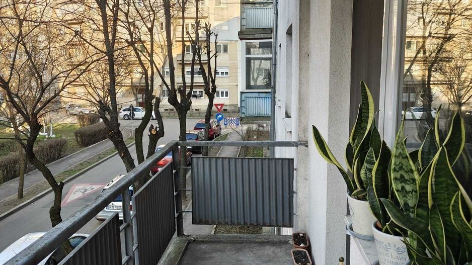 BRASADAS vinde ap 4 cam 82mp la etajul 1 in Micro 16. - Poză 3