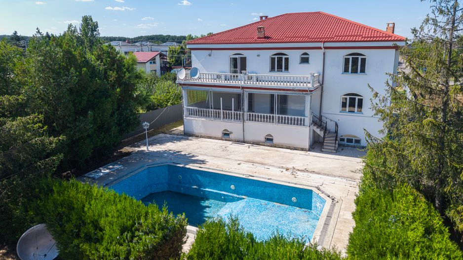 Domeniu privat 5.000 mp, cu reședință de 625 mp și piscină, Corbeanca - Poză 1