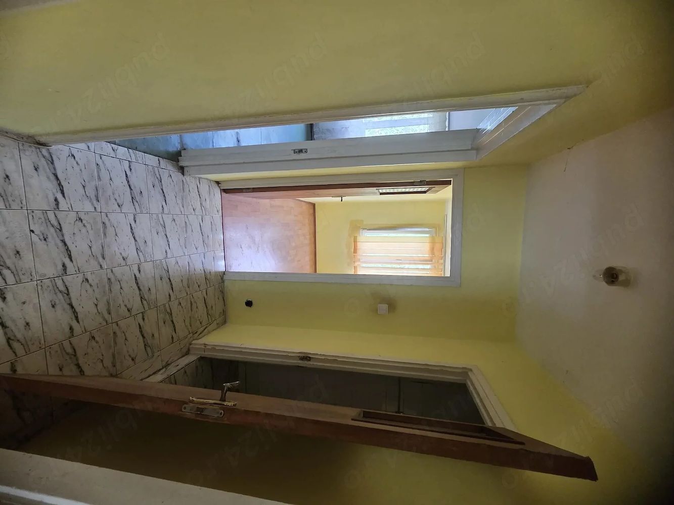 Apartament 3 camere, etaj 1, 64 mp, boxă, zona Trapezului - Poză 1