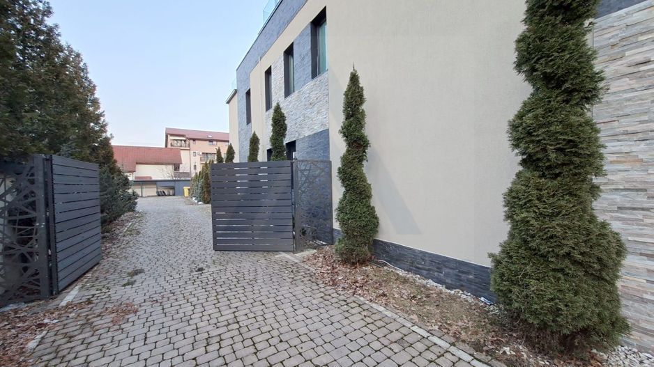 Casa moderna cu 6 camere terase 50 mp si curte in Parcul Sub Arini - Poză 13