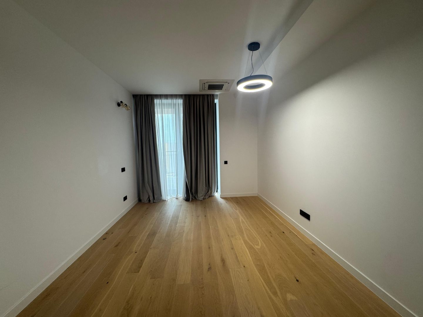 3 camere PREMIUM| 135 MP + 22 MP terasa - Poză 5