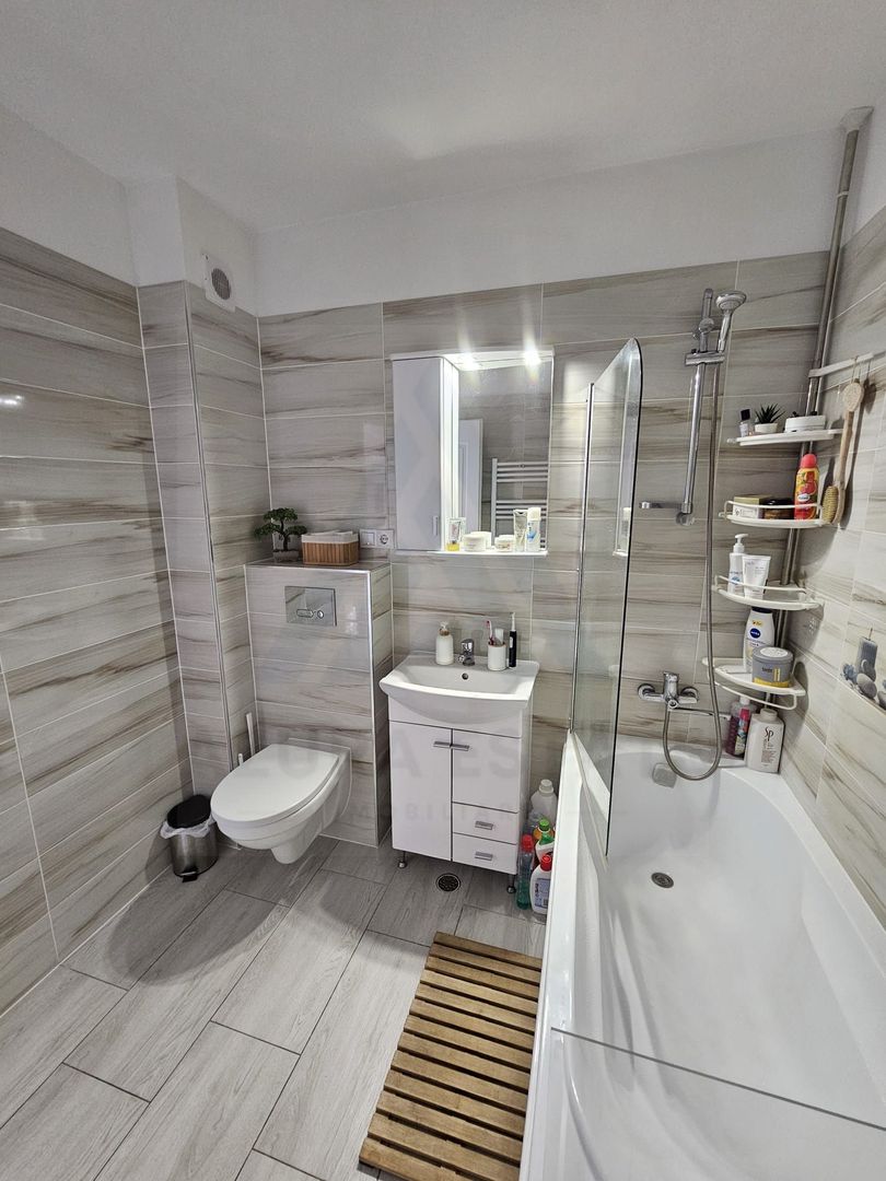 Studio dormitor separat etaj 2 cu parcare privata in Arhitectilor - Poză 8