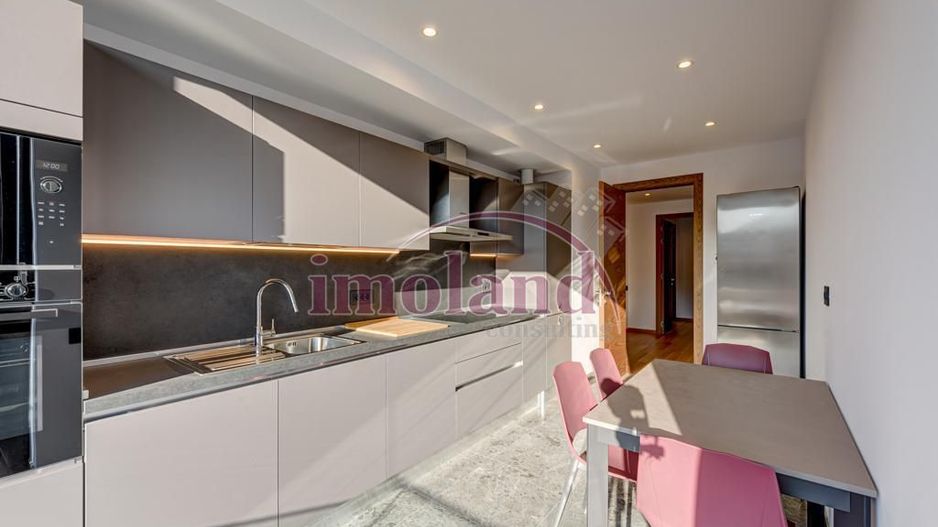 Inchiriere - apartament - 4 camere+terasa+loc parcare - Primaverii - Poză 11