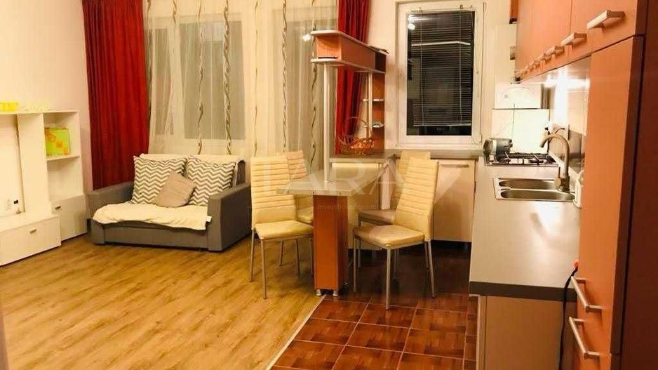 Apartament cu 3 camere, parcare cu CF, balcon 10 mp, zona Eroilor. - Poză 2