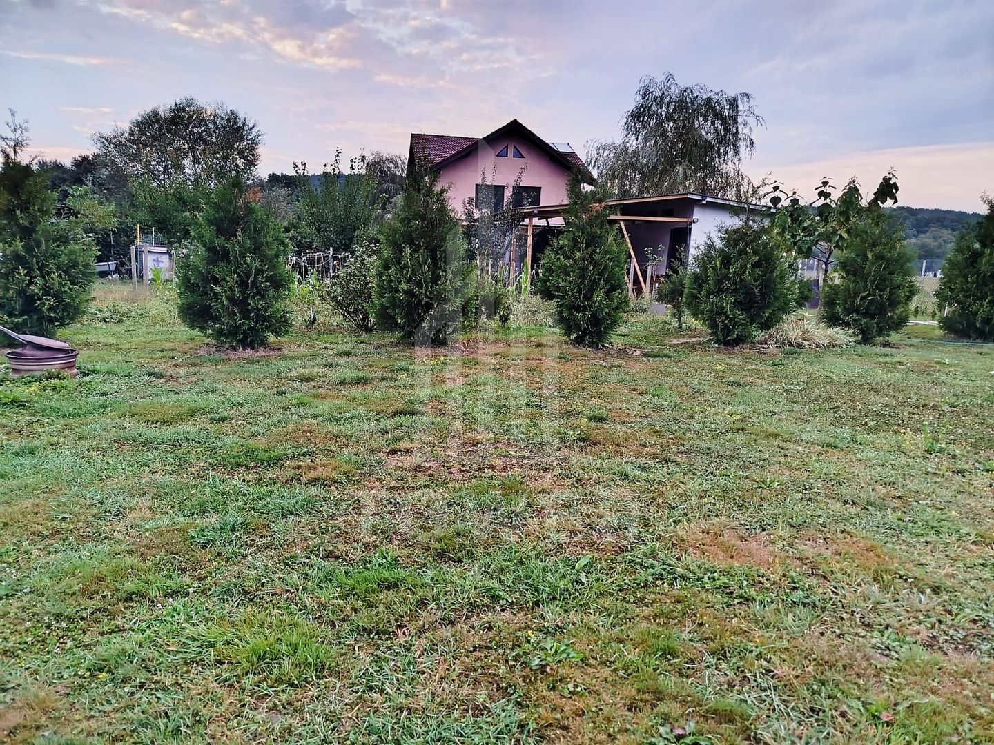 ✨ Oportunitate! Teren 1500 mp cu cabană și utilități – Șelimbăr/Cisnădie - Poză 2