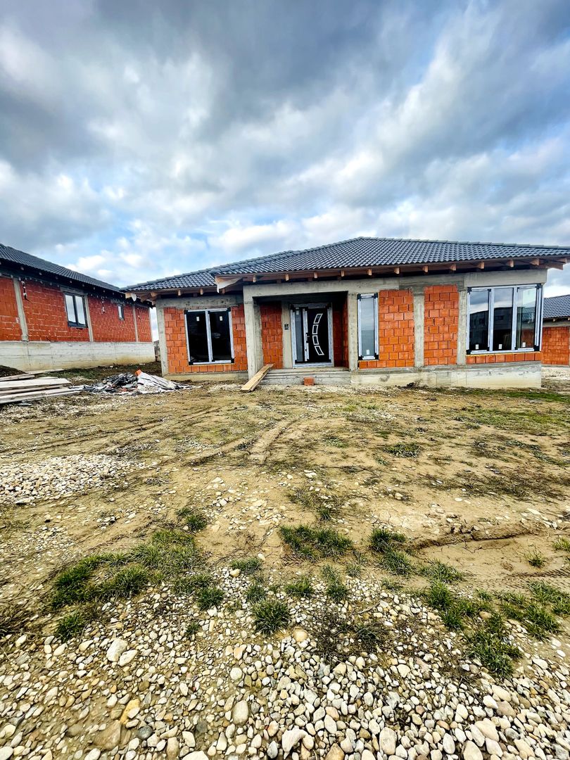 Casă parter la roșu în Paleu – 600 mp teren, utilități la limită - Poză 1