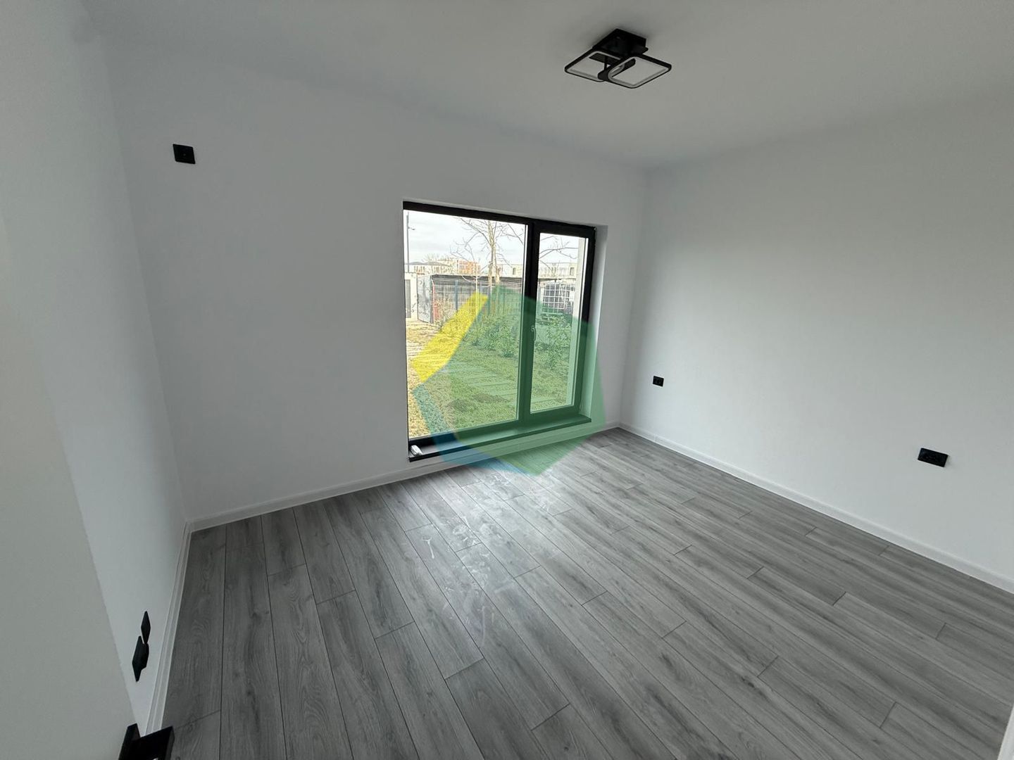 Vilă Premium cu 5 Camere în Tunari | Lângă Cosmopolis & Școala Mark T. - Poză 11