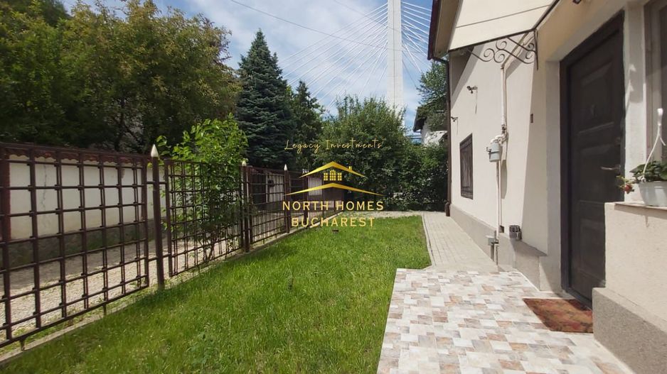 Casă spațioasă 5 camere + curte 340 mp în Băneasa | - Poză 12