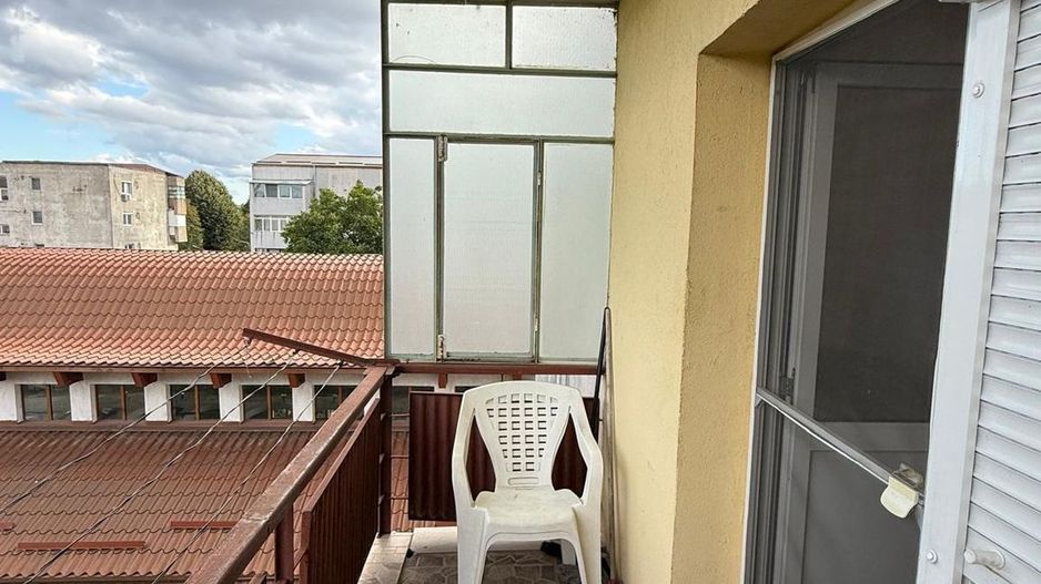 BRASADAS vinde ap 2 cam, balcon, Micro 16 Satu Mare. - Poză 5