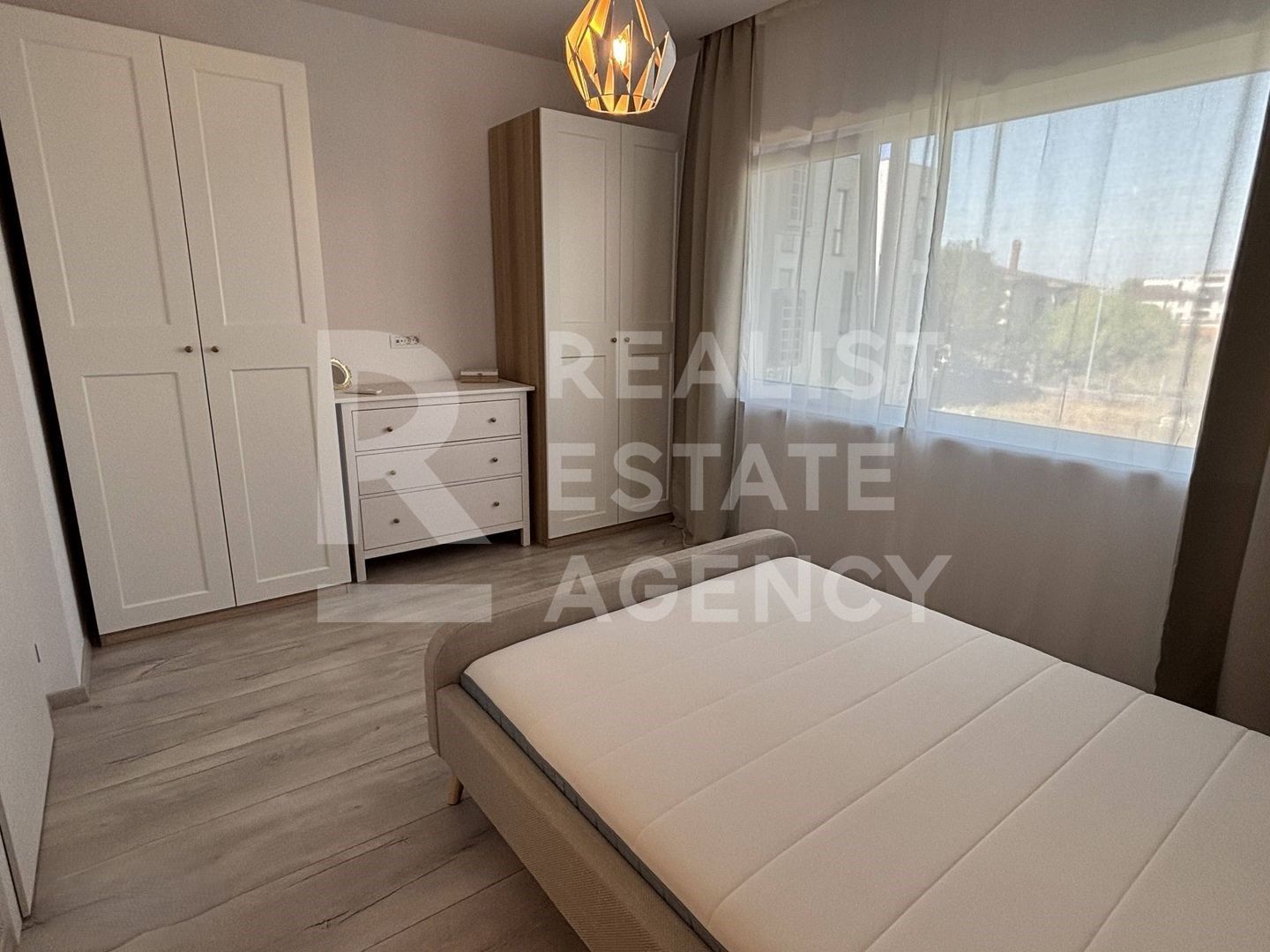Casă modernă 4 Camere de Închiriat | P+1+M| 2 locuri de parcare - Poză 8