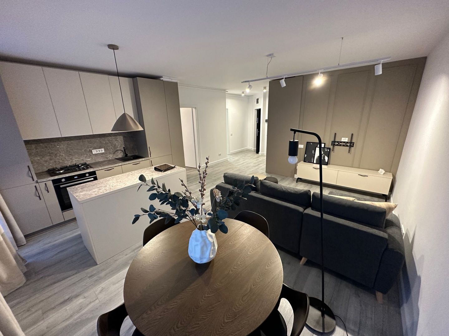 Apartament 2 camere cu parcare subterana - Poză 2