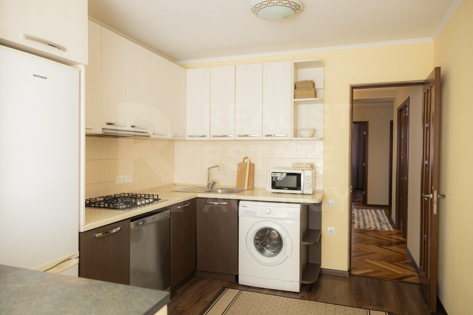 Chirie, apartament, 3 camere, str. Mihail Kogălniceanu, Centru - Poză 2