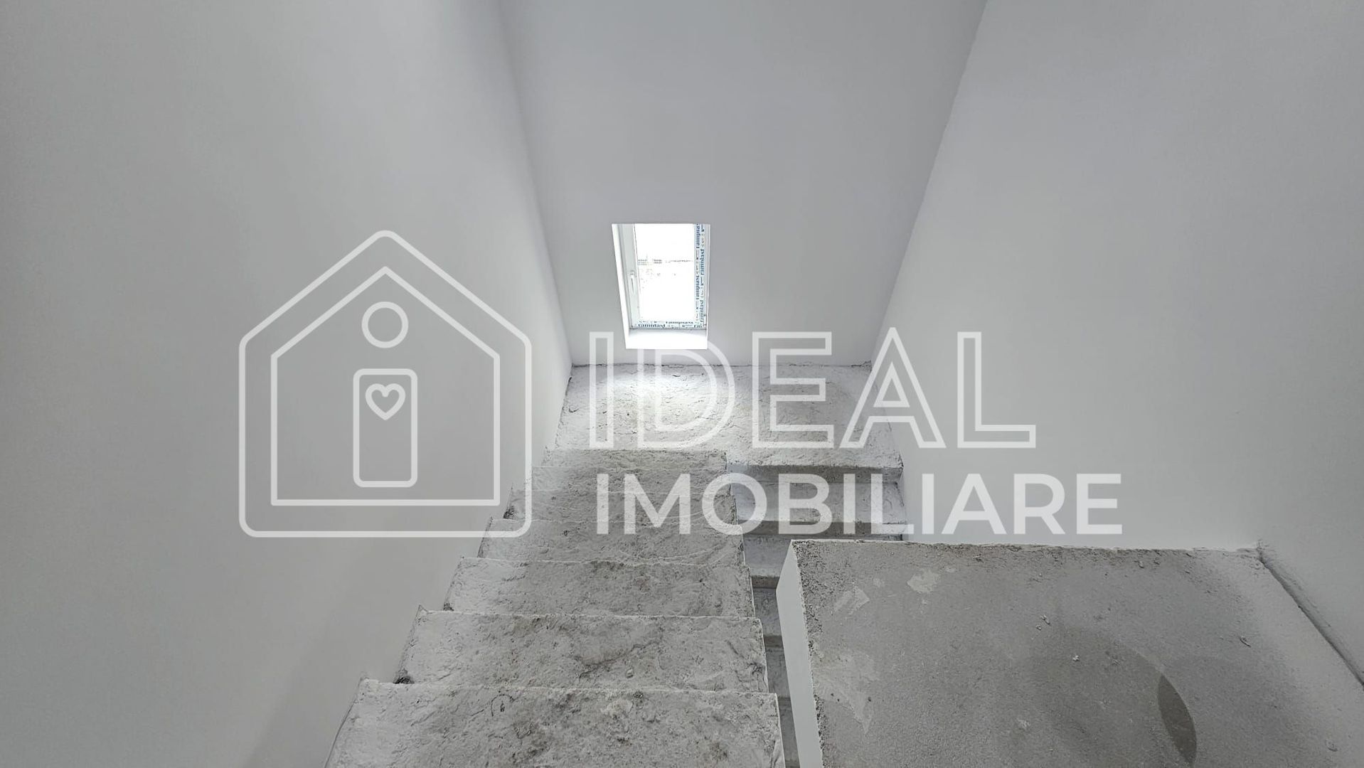 Duplex cu 4 camere, si 250 mp de curte - Poză 3