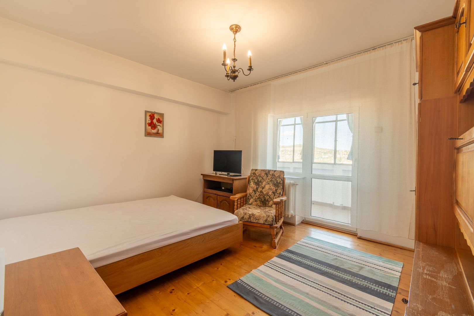 Apartament cu 2 camere decomandat de inchiriat Str.Bucuresti, 60mp - Poză 3