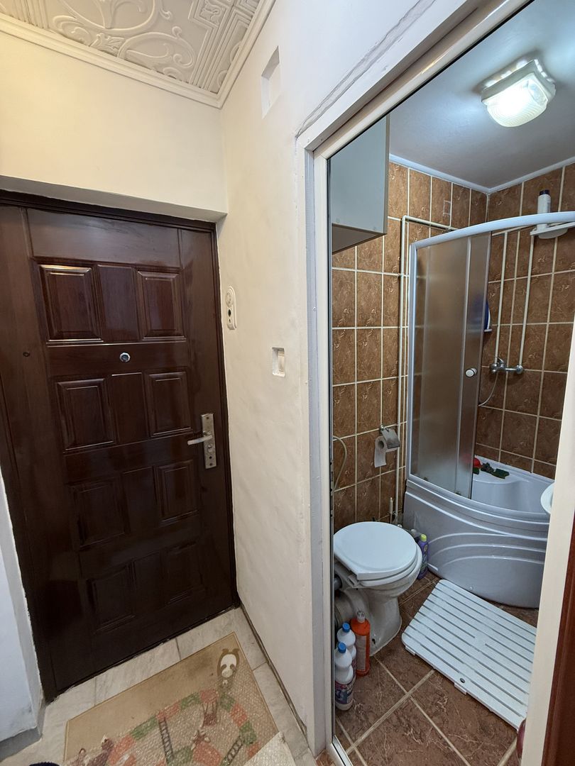 Garsonieră 24 mp - renovată, mobilată și utilată complet - Campina - Poză 11