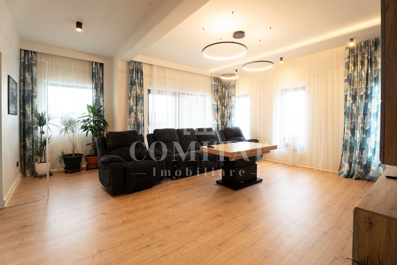 Casă generoasă la intrarea în cartierul Făget - Poză 3