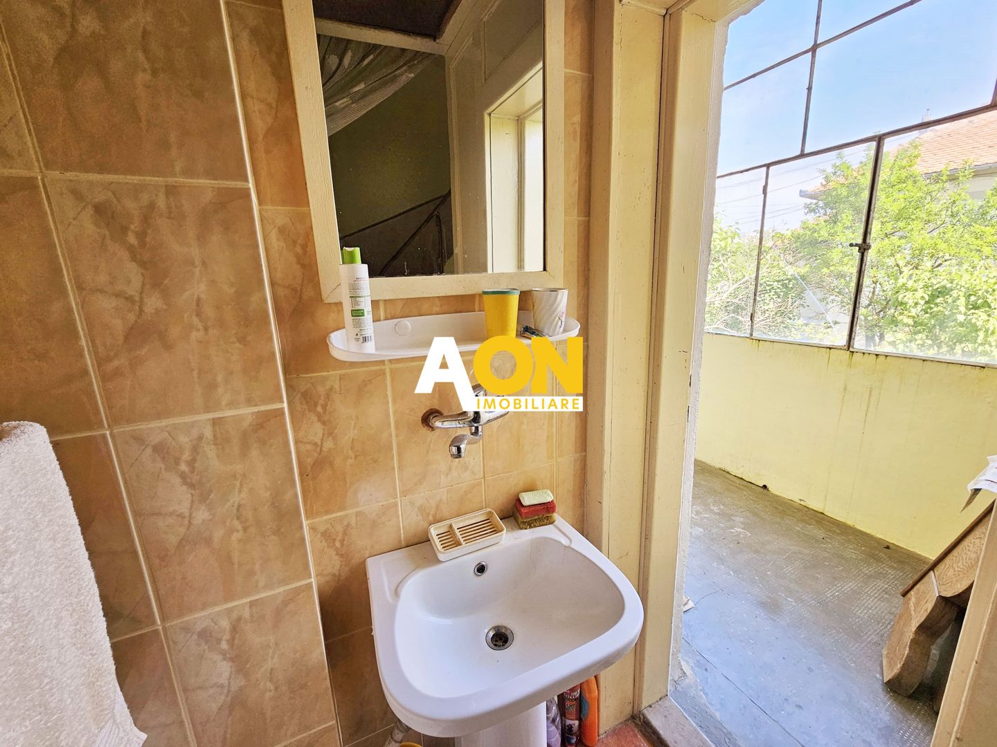 Casa situata in imediata apropiere a Cetatii - Poză 23