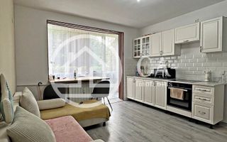 Apartament de vânzare cu 3 camere în zona Rogerius, Oradea - Poză 1