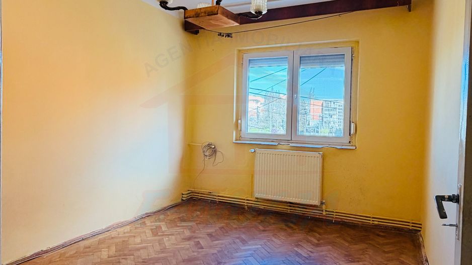 Apartament 3 camere dec. ,Galati, la PS-uri, Casa Roșie etaj 2, 68 mp. - Poză 6