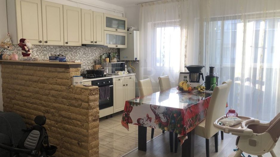 Vand apartament 2 camere zona Urusagului - Poză 1