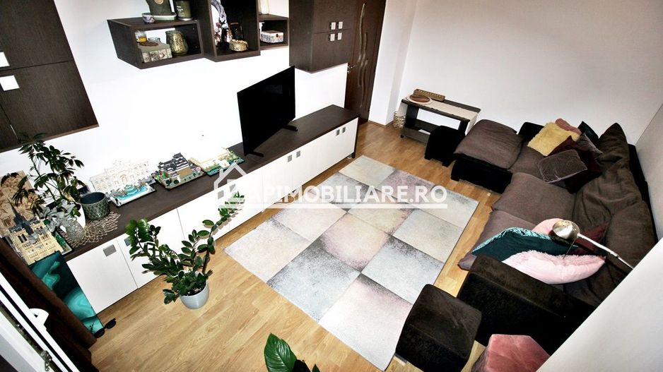 Apartament 3 camere,2 bai,pivnită,70mp,cartier Tudor,mobilat - Poză 1