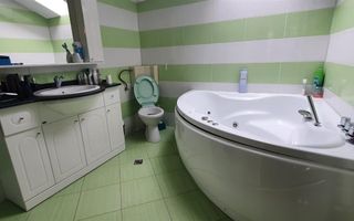 Casa de vanzare, 4 camere, 2 terase, garaj, 900mp teren - Poză 14
