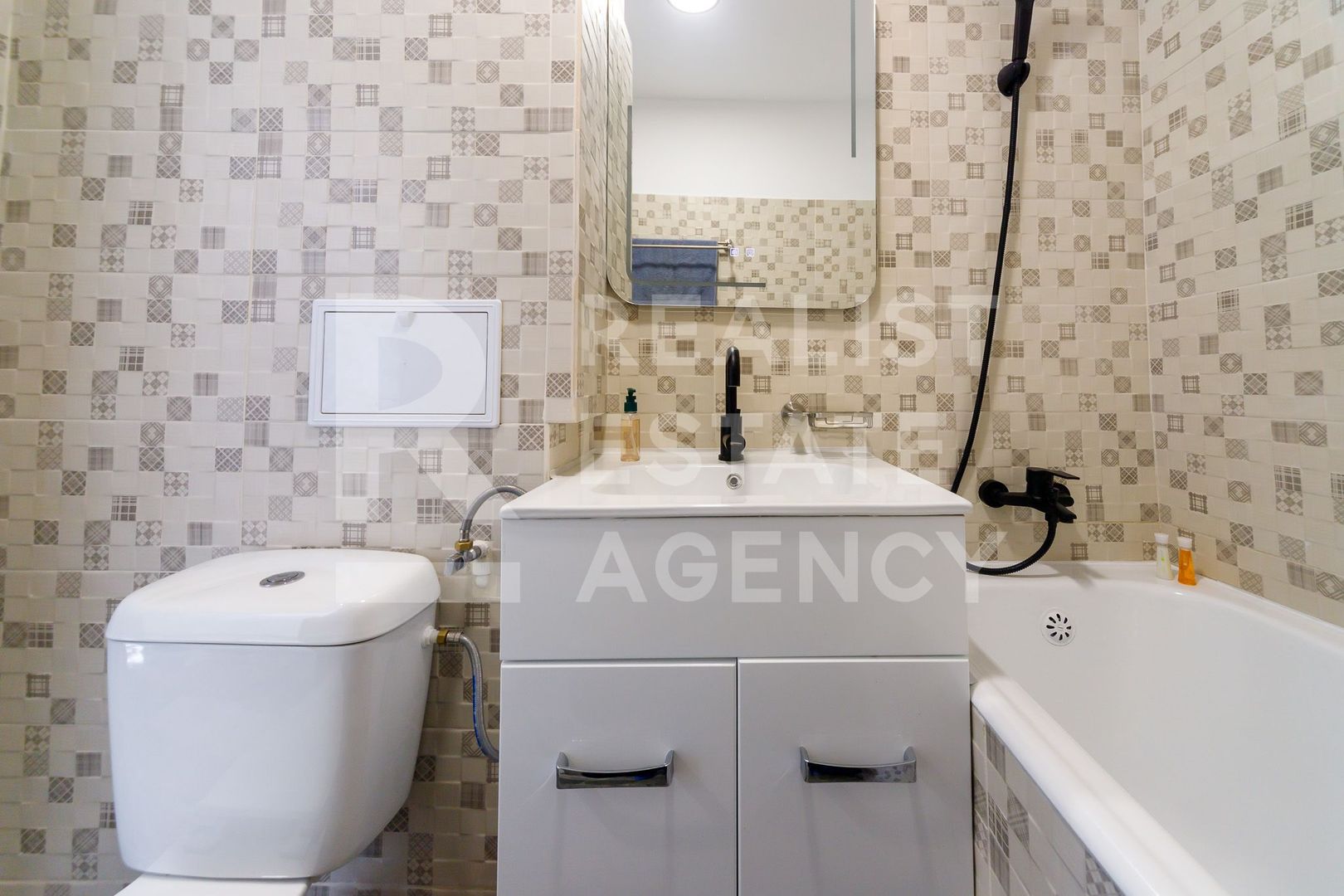 Vânzare, apartament cu 2 camere în zona Drumul Taberei - Poză 11