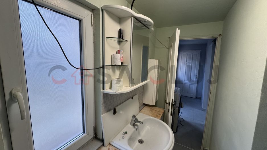 Casă cu curte comună, Zona Sala Sporturilor! - Poză 11