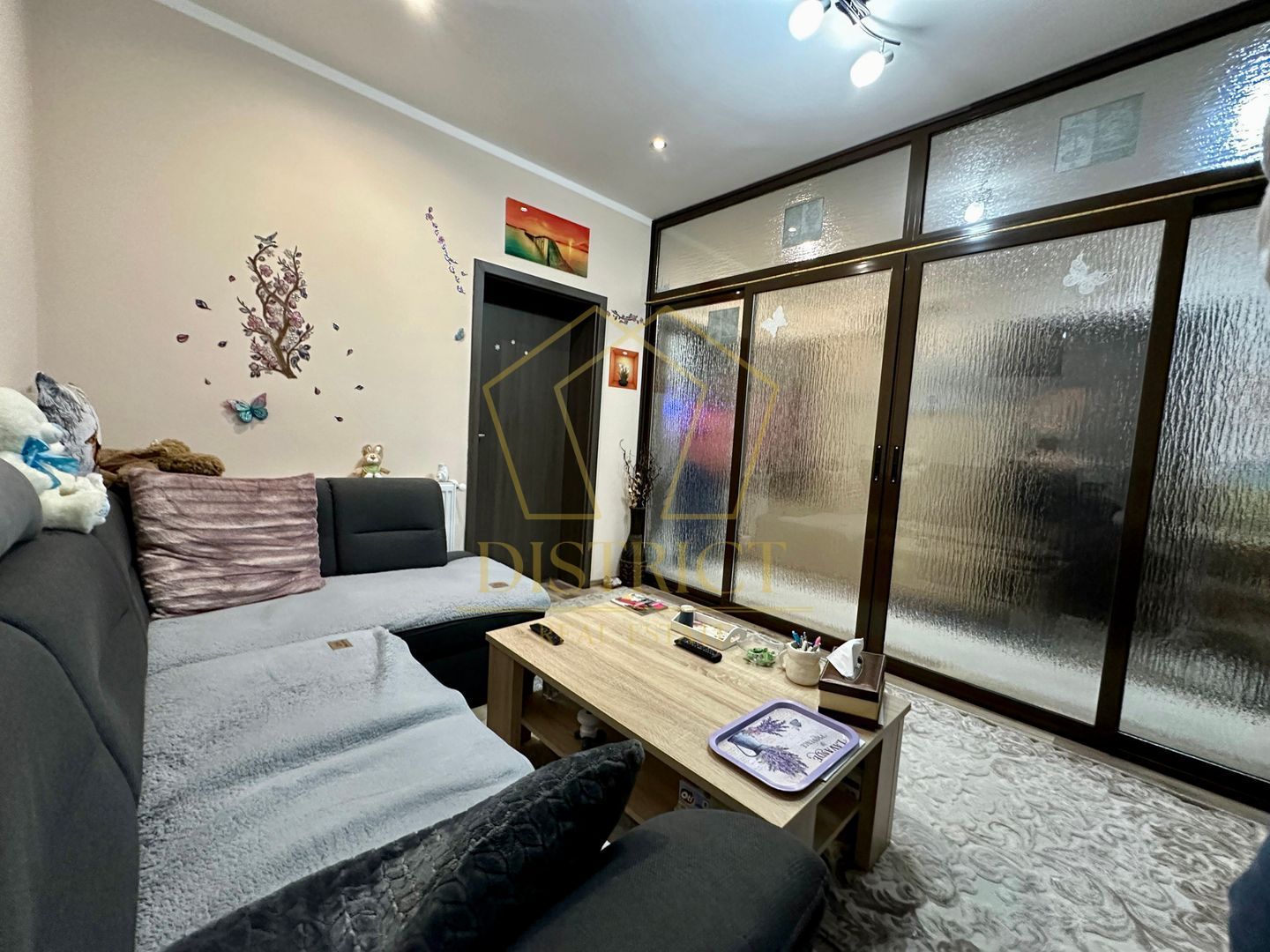 Apartament cu 3 camere mobilat si utilat la parter in Giroc la asfalt. - Poză 6
