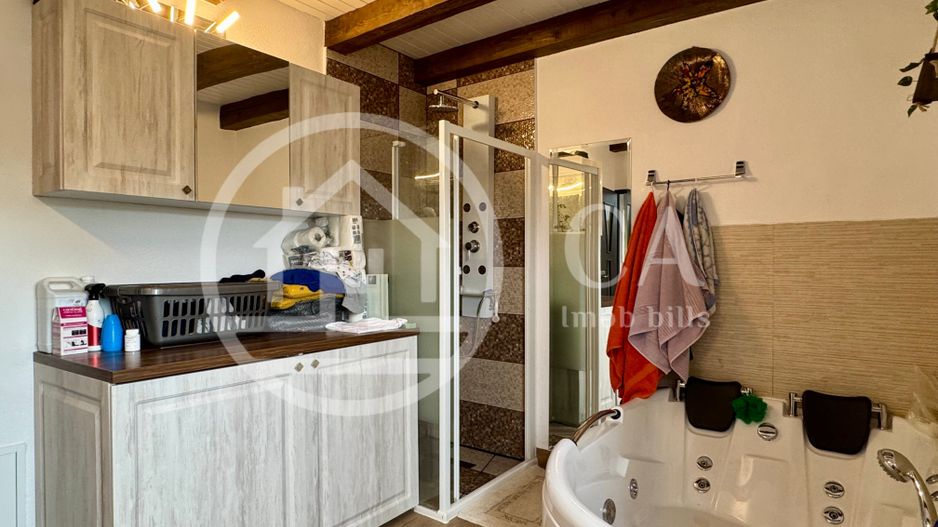 Casă de vânzare cu 6 camere in cartierul Tineretului, Oradea - Poză 16