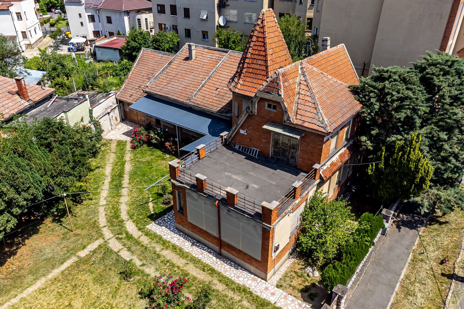 Proprietate cu teren generos în cea mai râvnită zonă a Aradului - Poză 7