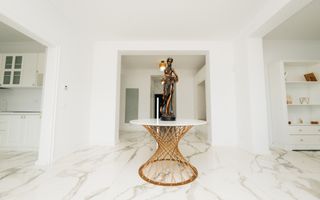 Vilă exclusivistă | 290 mp utili | Teren 719 mp | Piscină încălzită | - Poză 4