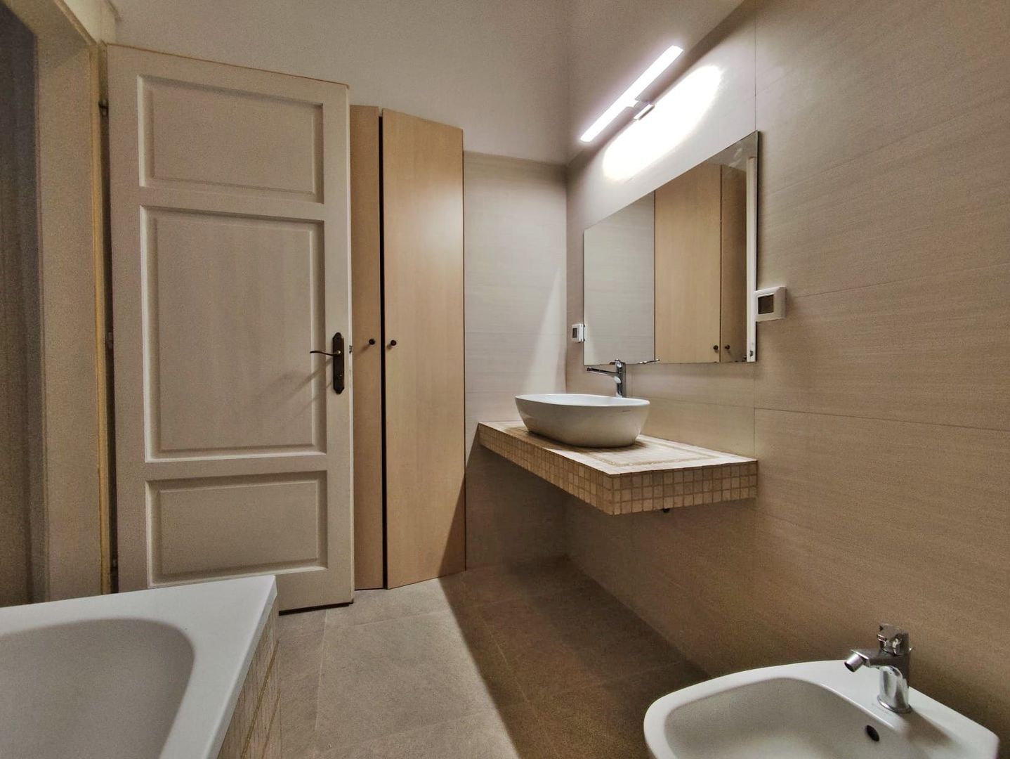 Inchiriere 3 camere  ultracentral, str. Iuliu Maniu, Oradea - Poză 12