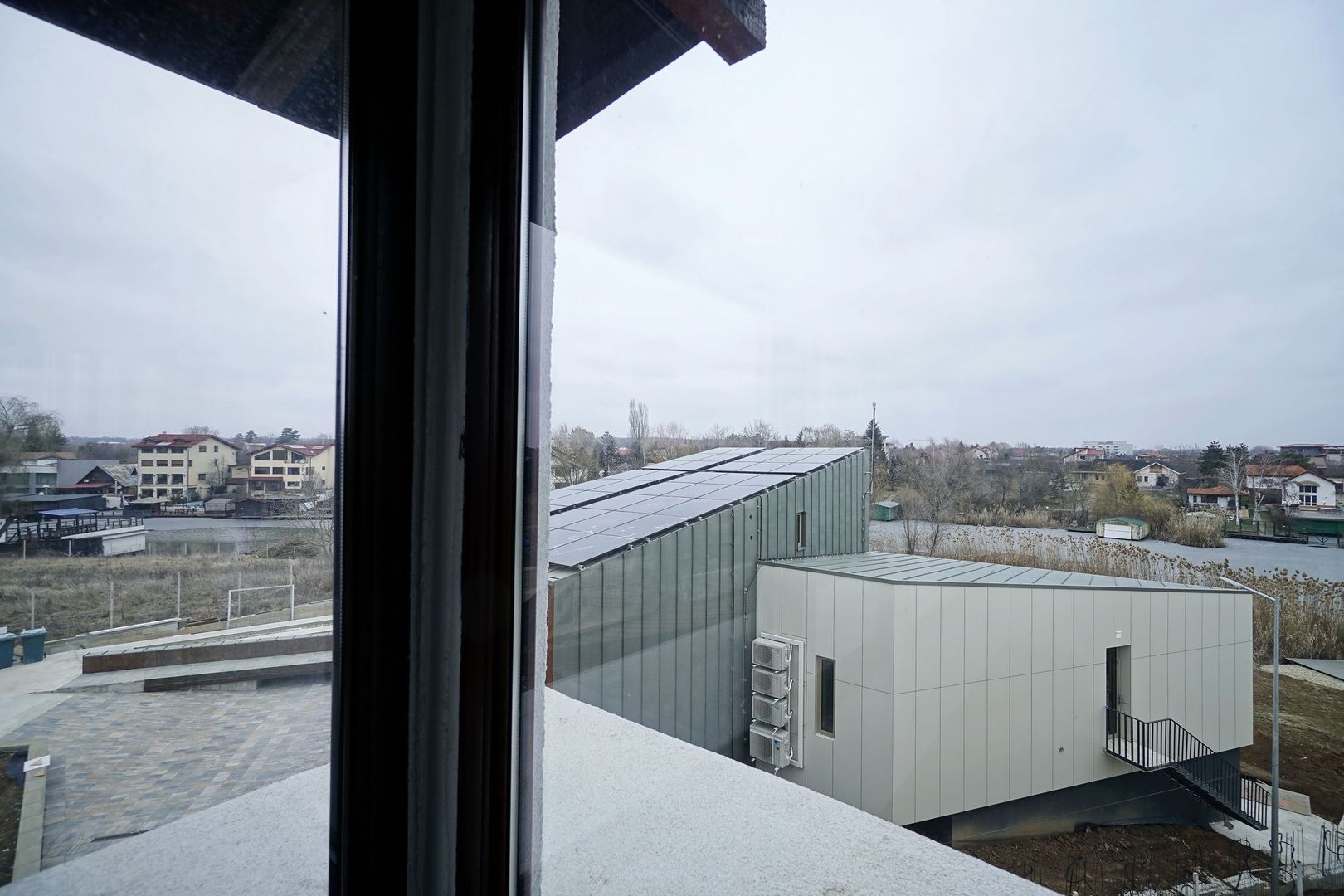 👉 Vilă spectaculoasă pe lac – Ghermănești | 573 mp | Terasă, ponton, - Poză 15