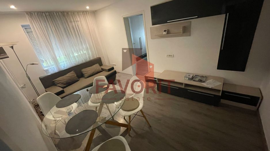 2 camere | zona centrala | mobilat | loc de parcare | centrala proprie - Poză 1