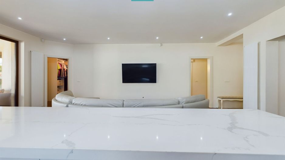 Vilă la sol cu 3 camere în Pârneava - Poză 8