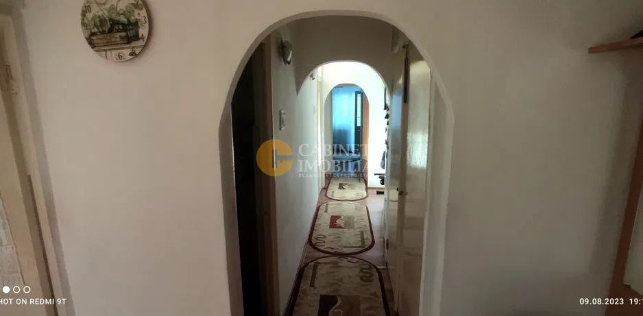 Etaj 3 Apartament 3 Camere Decomandat Nicolina Bloc 1982 - Poză 7