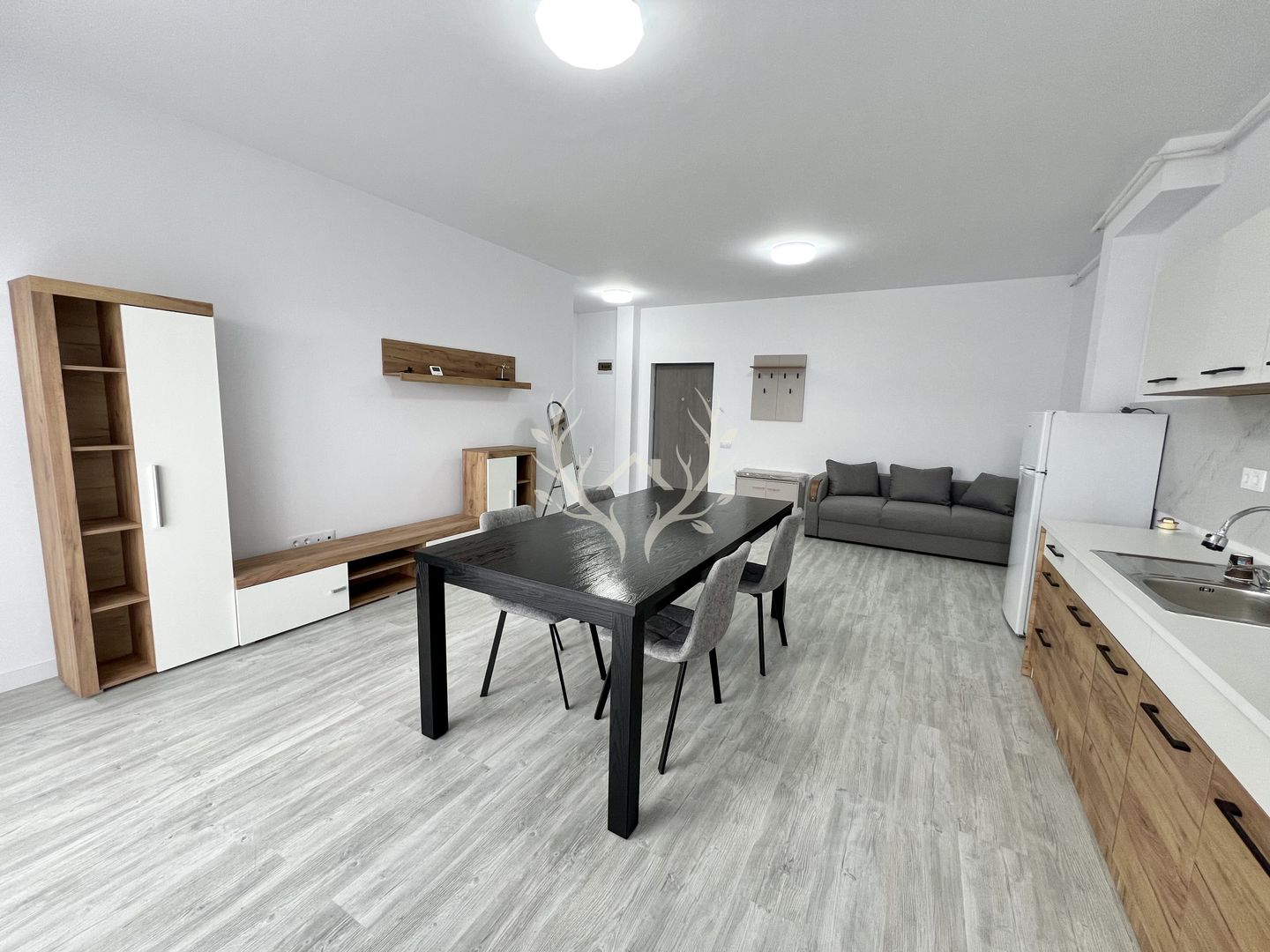 Apartament cu 2 camere, totul nou, parcare subterana – Str. E - Poză 9