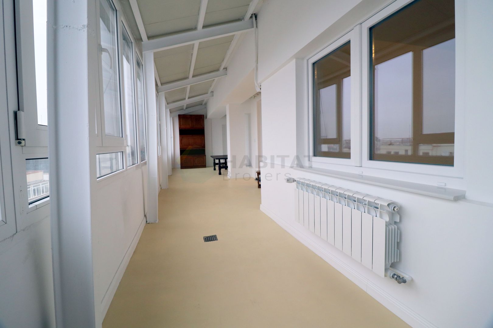 Spatios, cu terasa inchisa, vedere panoramica, bloc fara risc - Poză 26