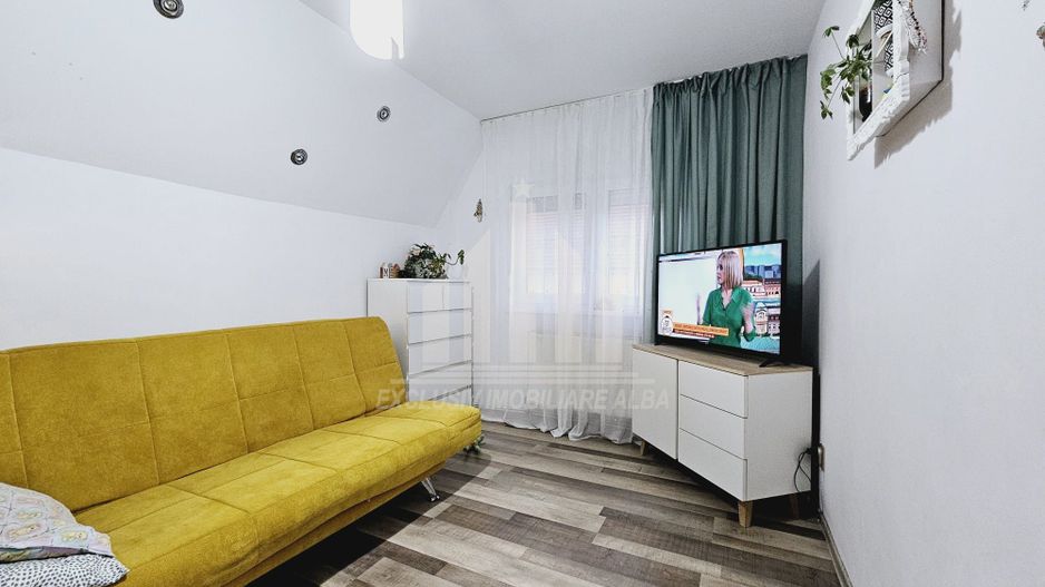 Apartament cu 3 camere de vanzare, Ampoi 1 - Poză 3