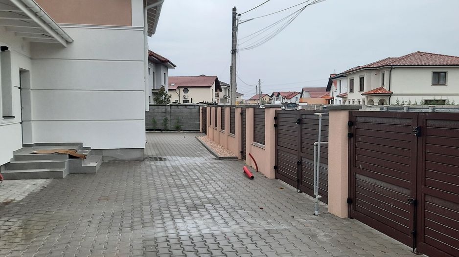 Duplex la cheie despartit prin garaj - Poză 1