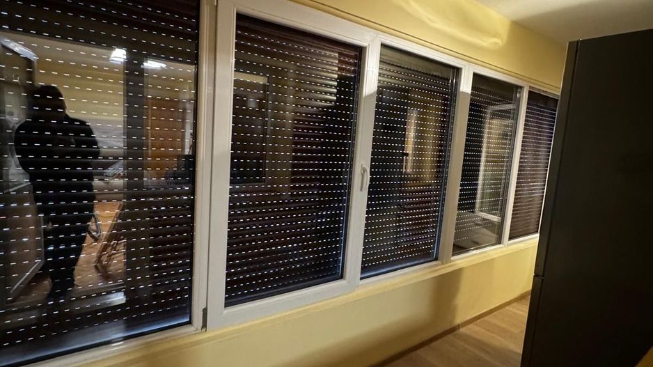 Garsoniera Centrul Civic bloc de apartamente - Poză 12