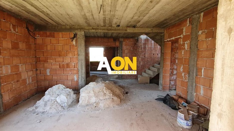 Casa la rosu cu toate utilitatile, zona Alba Micesti - Poză 3