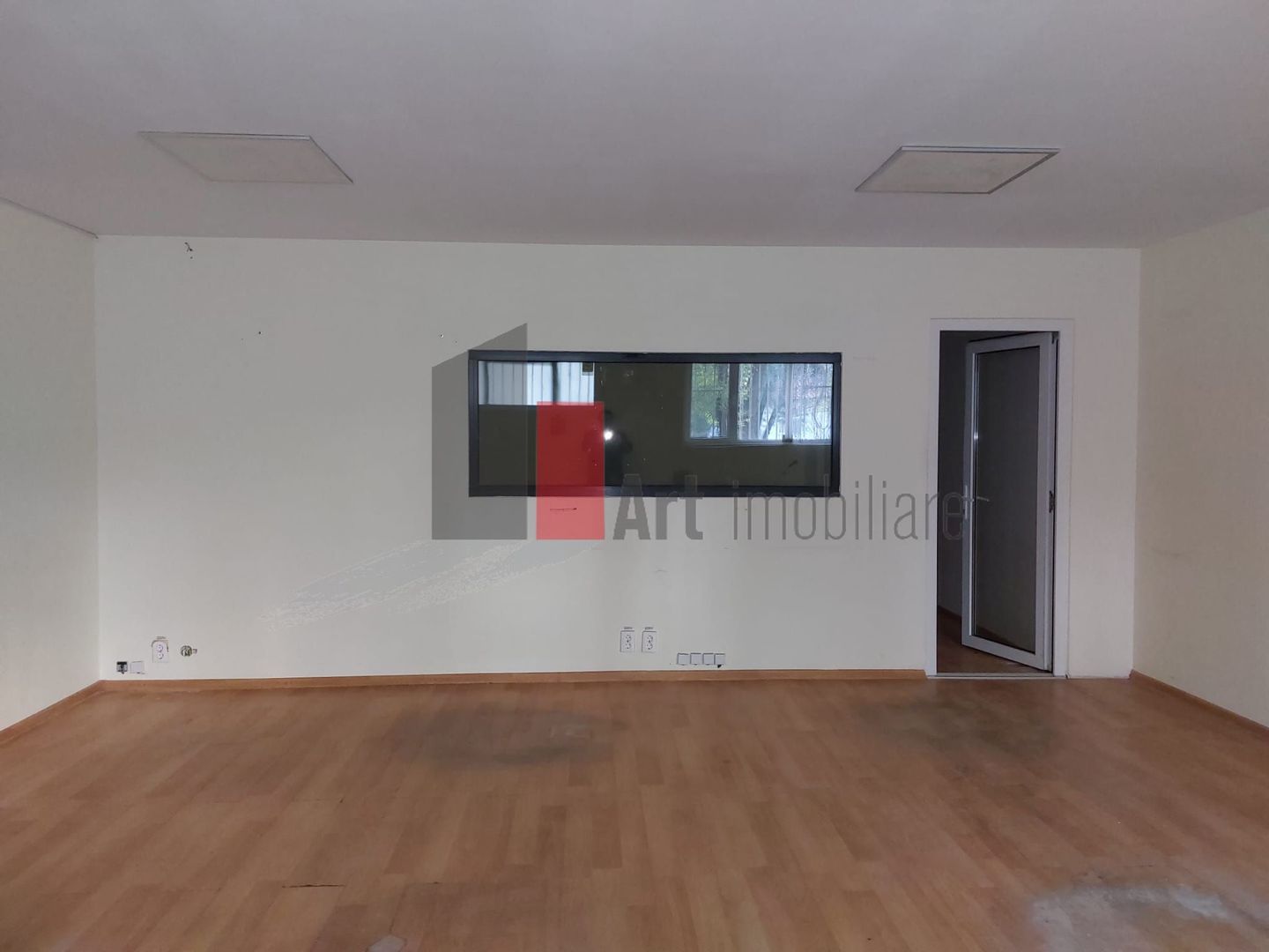 Spatiul industrial "LOKAL" pentru depozitare/productie, in incinta APACA - Poză 4