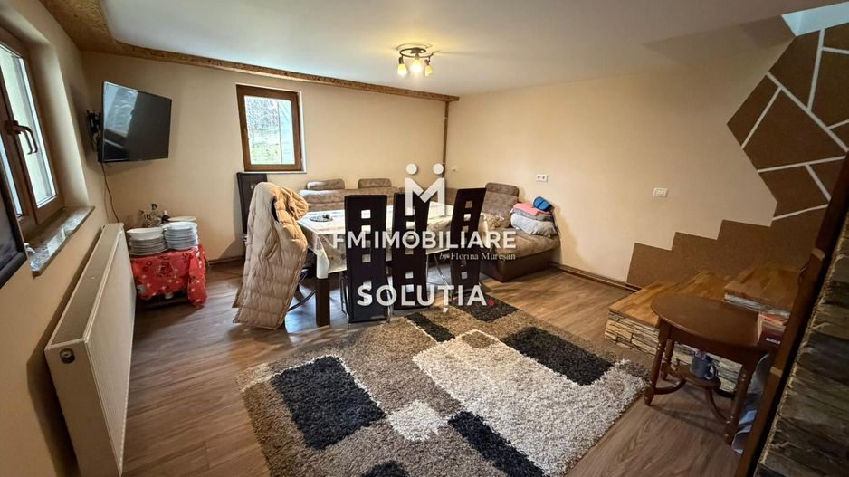 Casă de  vânzare cu vedere panoramică - Poză 13