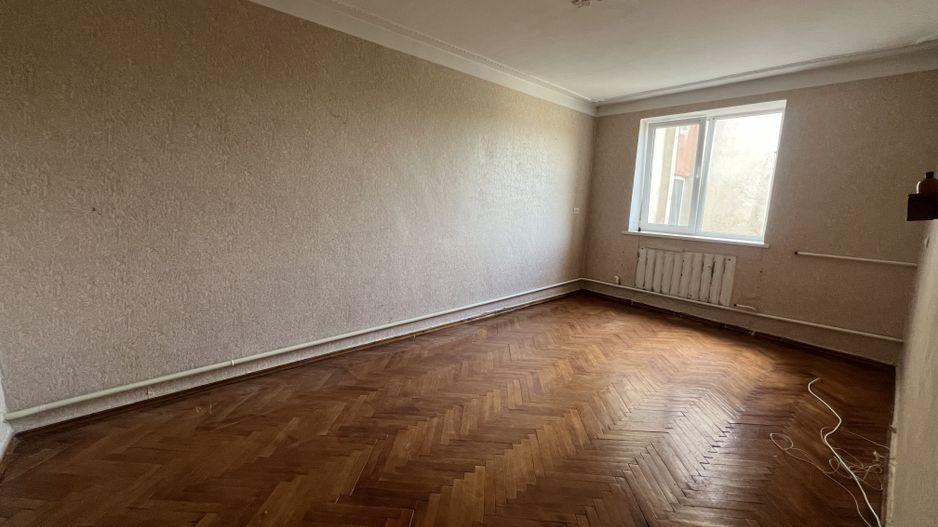 Apartament cu 3 odăi în Ialoveni - Poză 1